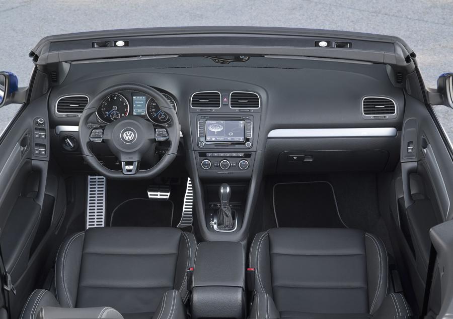  Volkswagen Golf R Cabriolet 2013 года  (фото 3 из 13)
